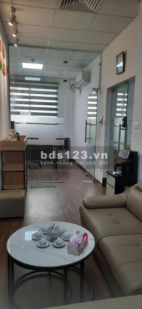 Cho thuê văn phòng, mặt đường thuận tiện giao thông