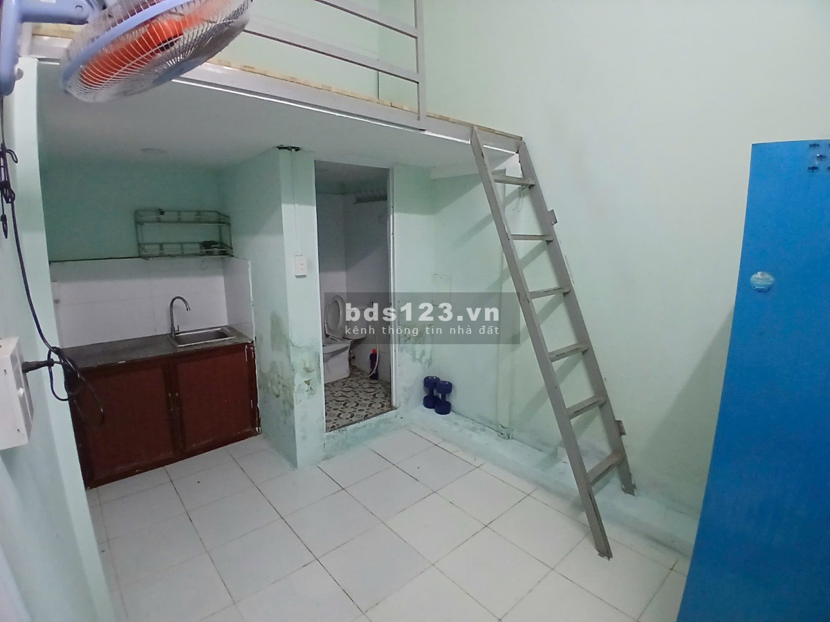 Cho thuê phòng trọ có gác 17m2 gần chợ gần trường huflit 500m