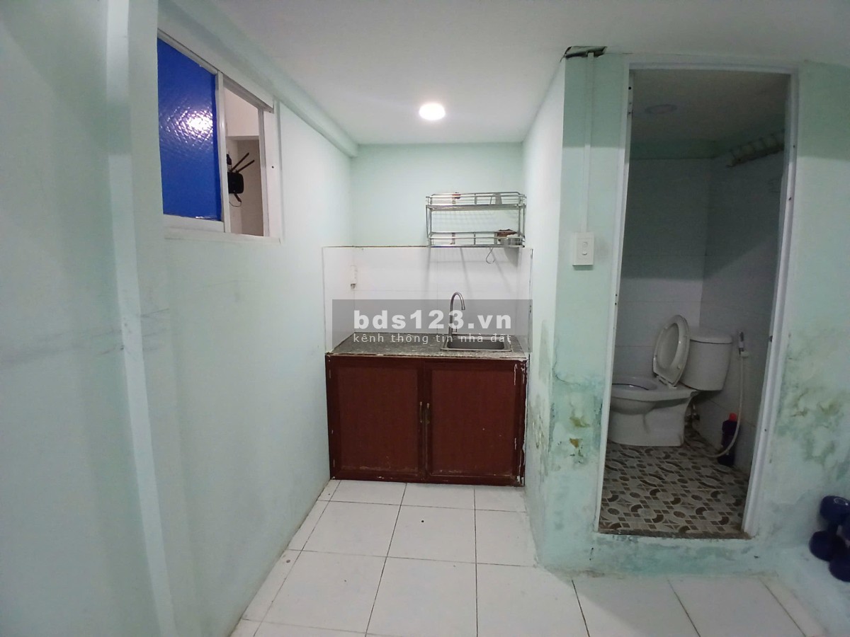 Cho thuê phòng trọ có gác 17m2 gần chợ gần trường huflit 500m