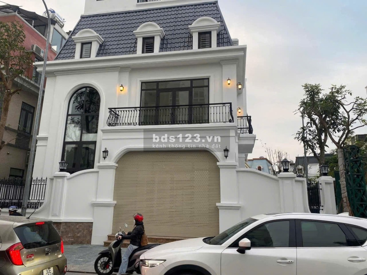 Bán nhà mặt phố Sa Đôi Đại Mỗ Nam Từ Liêm lô góc 3 mặt thoáng DT 210m2x 4 tầng MT 15m2 giá 63.9 tỷ