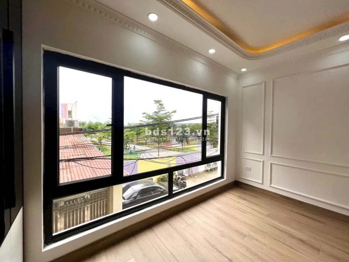 Nhà 5 tầng Tựu Liệt, 45m2, mặt tiền 4m, giá 7.7 tỷ, ô tô vào nhà
