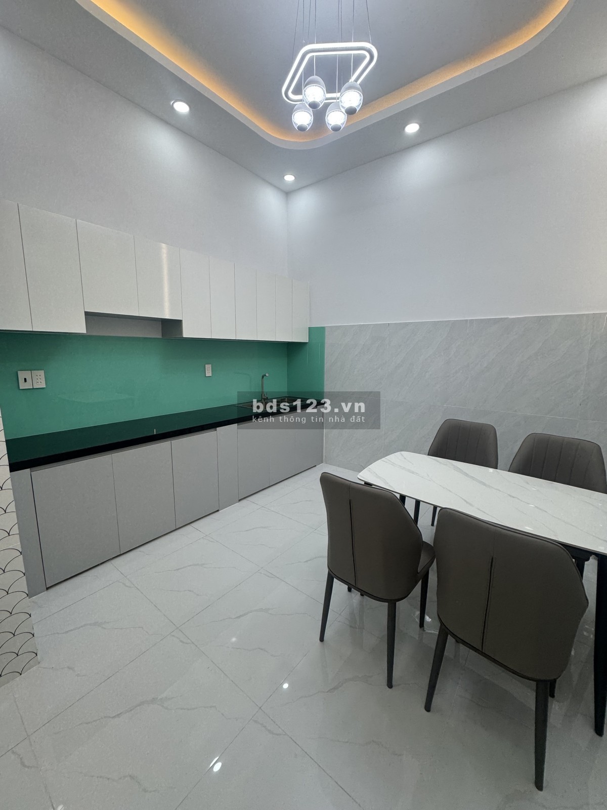 Nhà mới 3 tầng – Phạm Văn Bạch – Hẻm xe hơi – 4PN, 3WC – Chỉ 5.8 tỷ
