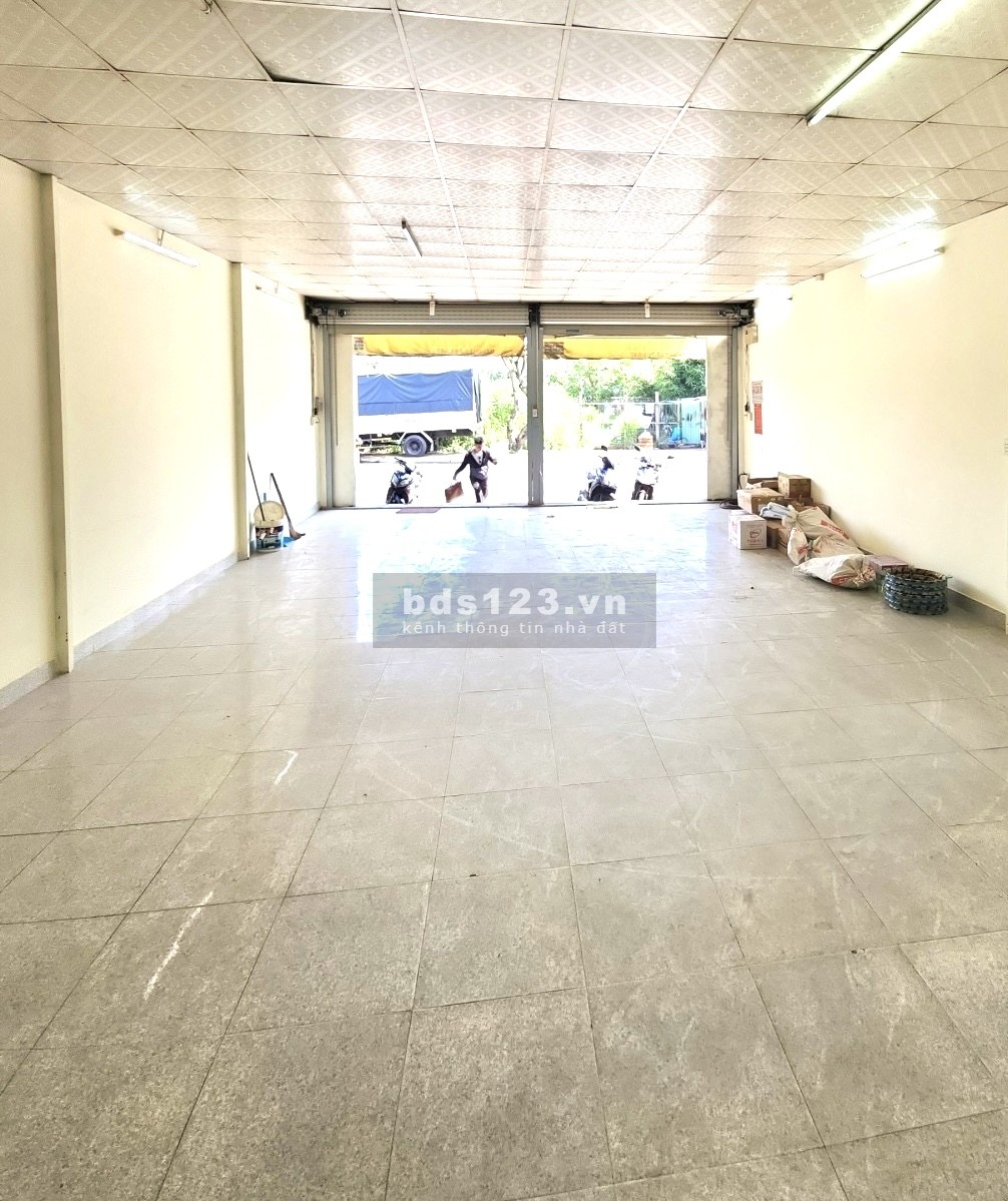 Bán nhà mặt tiền Nguyễn Bình – Diện tích lớn – Phù hợp kinh doanh đa ngành nghề