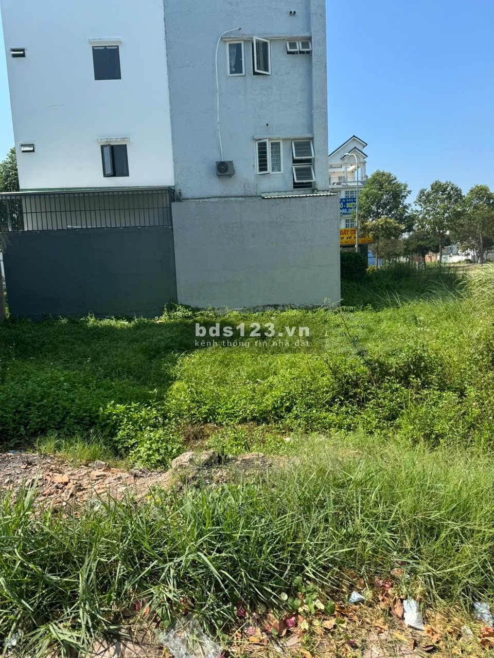 Cần bán đất nhà trong KDC King Hill Residence