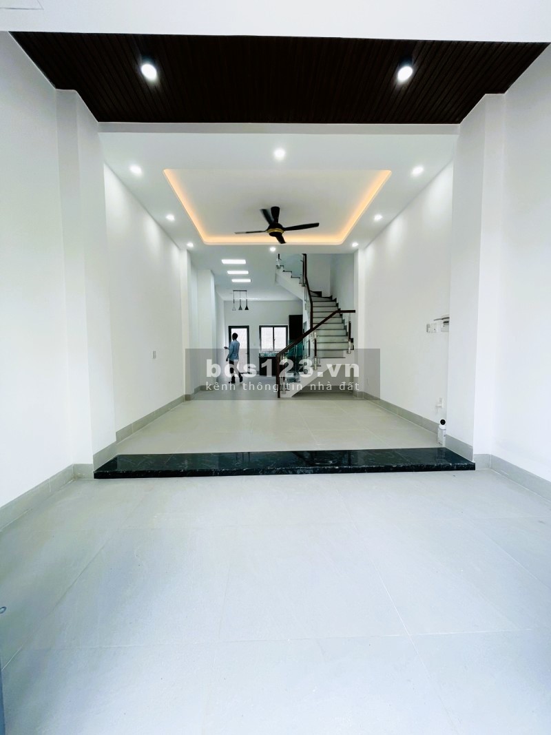 Nhà mới 3 tầng, 4PN, đường 8m, KDC Nam Khang, Long Trường, Q9 - Chỉ 6.15 tỷ TL