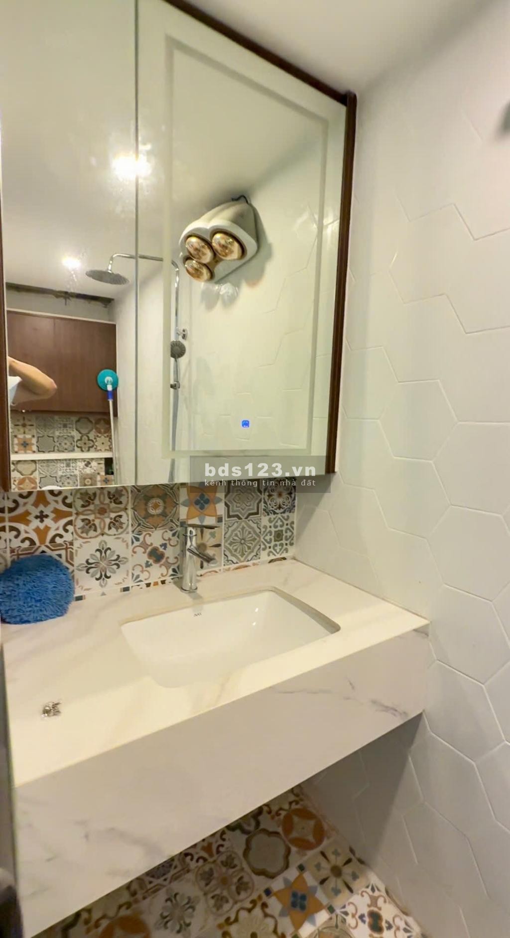 Bán nhà đẹp Thạch Bàn - ô tô chạy vào nhà - có thang máy -…