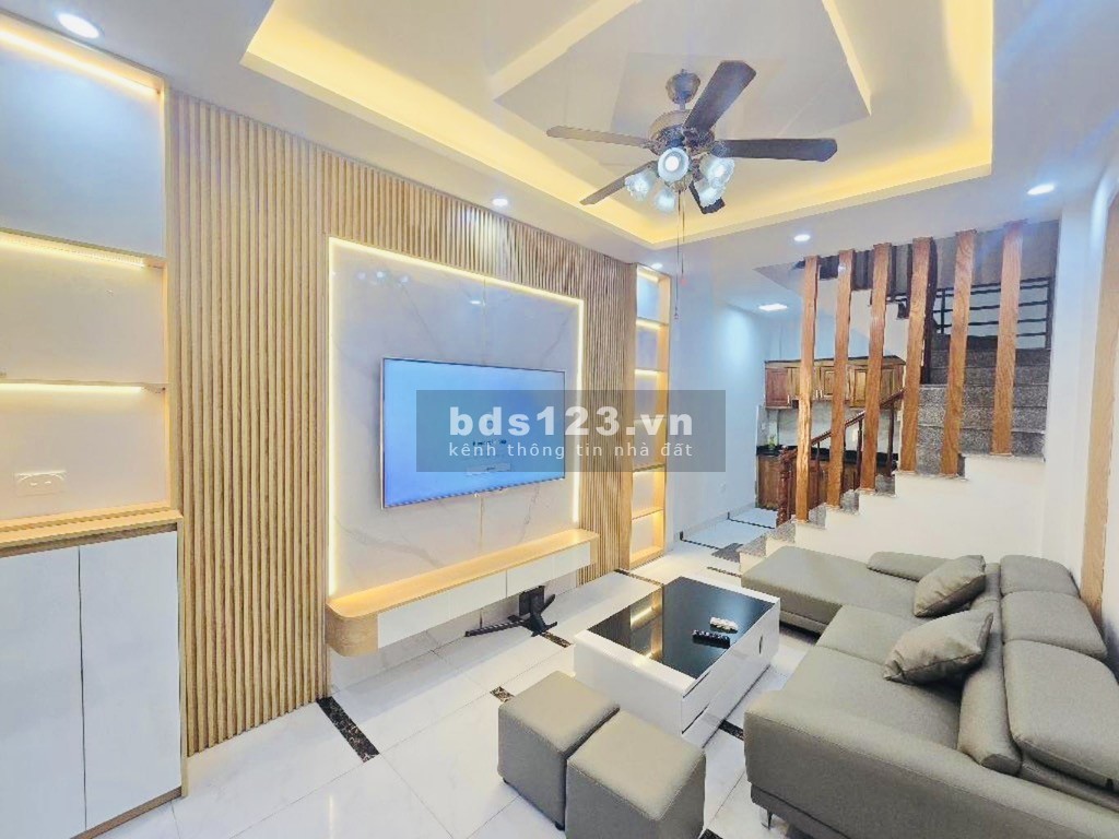 Cần bán nhà mặt ngõ thông, đầy đủ nội thất, vào ở ngay…