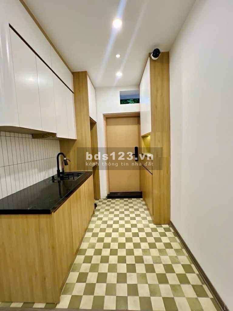Cần bán căn hộ tập thể ở đường Nguyễn Khoái, Trần Khát Chân