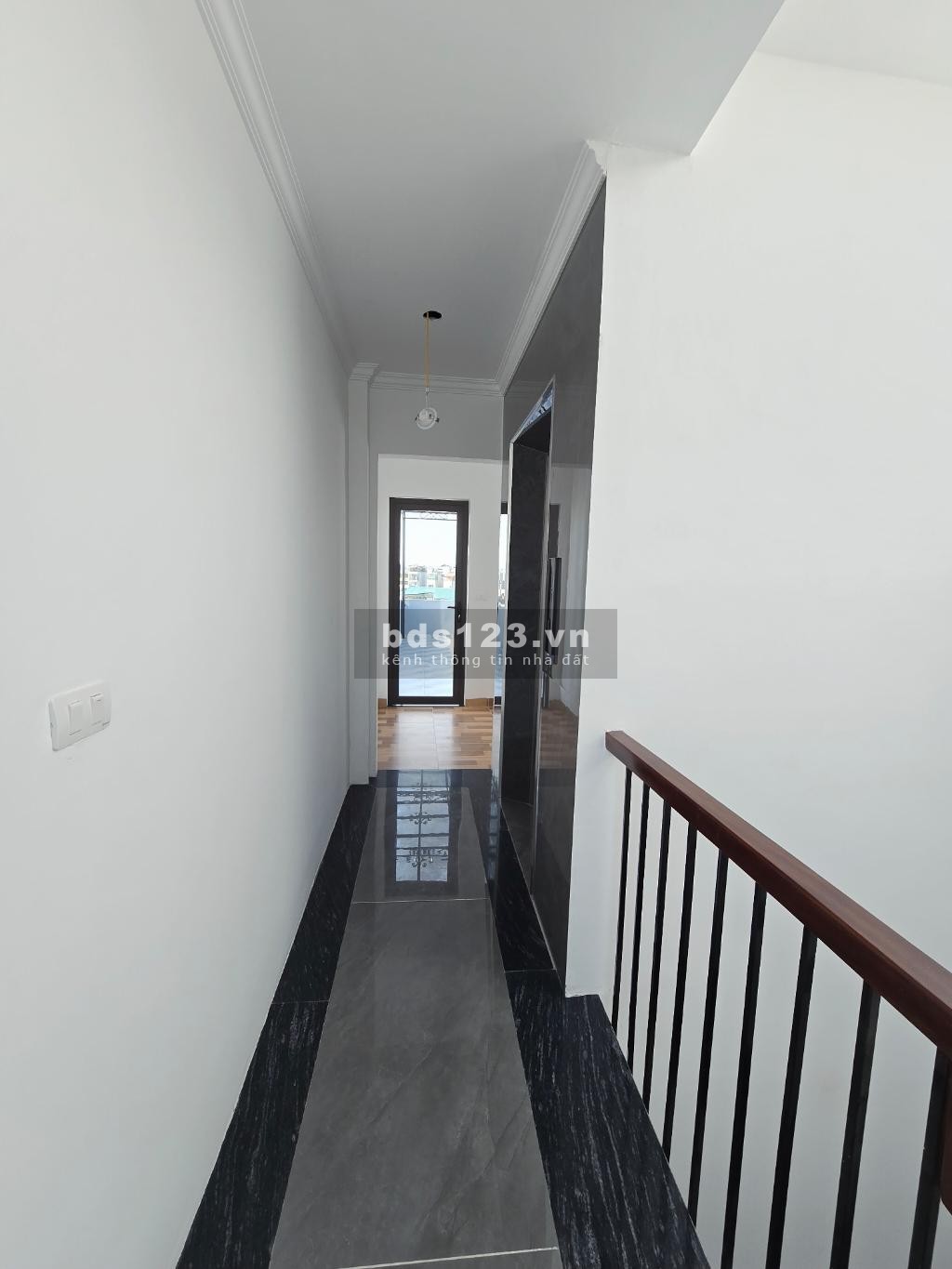 Bán nhà trung tâm Thạch Bàn – Ô tô vào nhà – Có thang máy…