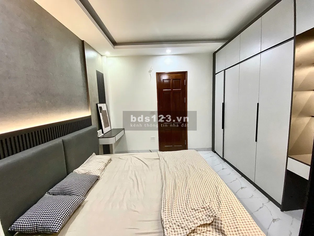 Bán nhà 5 tầng, thang máy Tứ Hiệp, 50m2 giá 8 tỷ, ô tô vào nhà