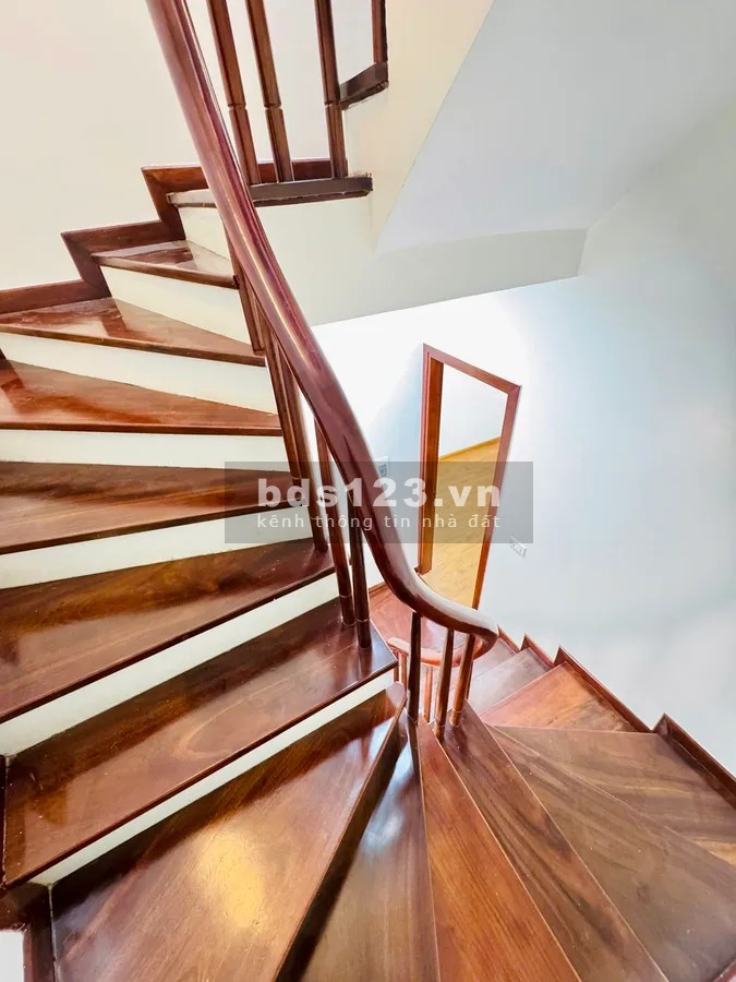 Bán nhà Phố Cầu Giấy, ô tô đỗ cổng, Mặt tiền 4.6 m, giá…