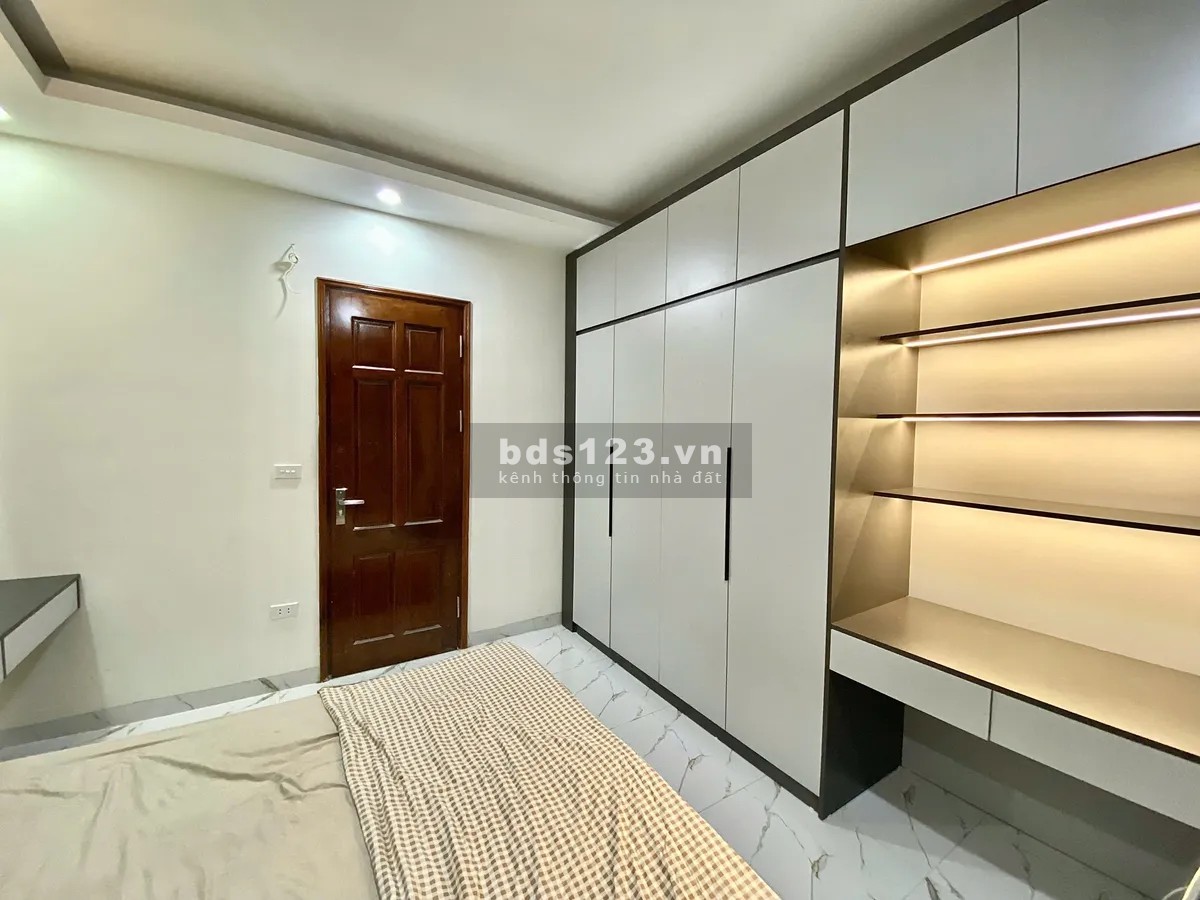 Bán nhà 5 tầng, thang máy Tứ Hiệp, 50m2 giá 8 tỷ, ô tô vào nhà