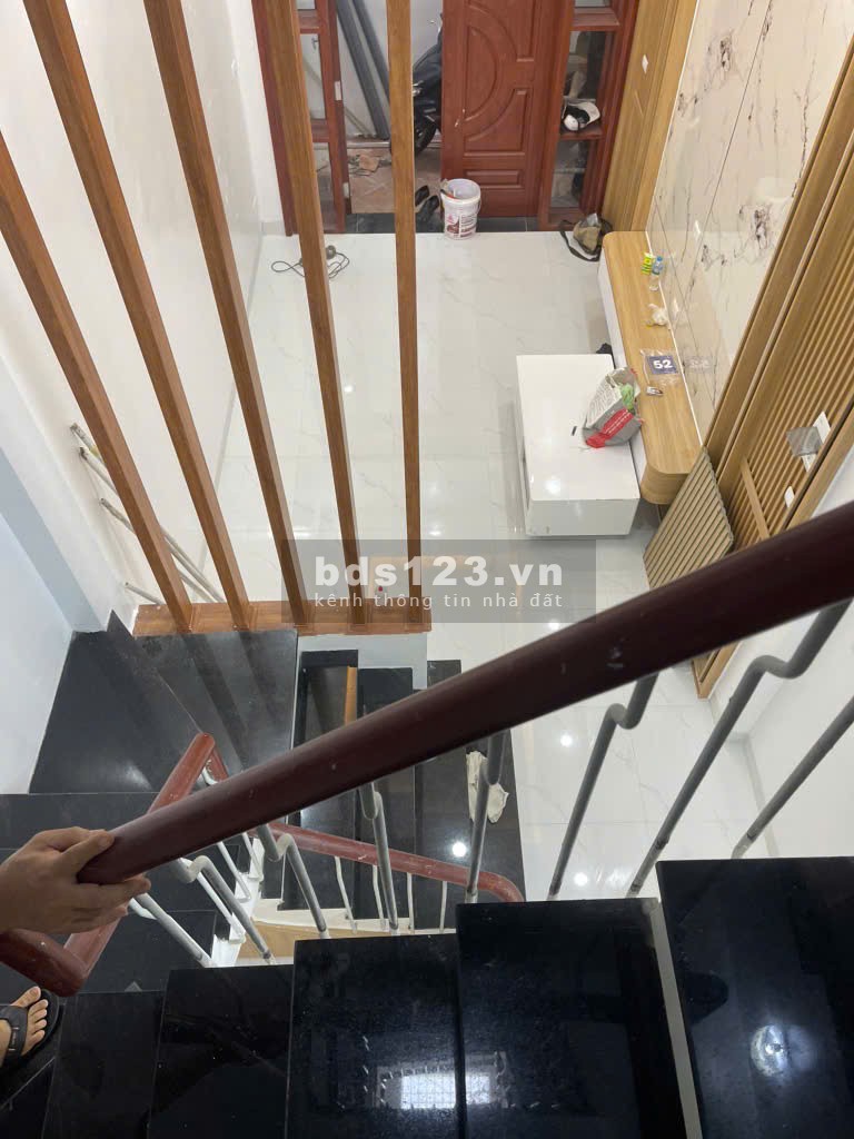 Bán nhà đường Cầu Giấy diện tích 32m 5 tầng 7 tỷ 450 ô tô…