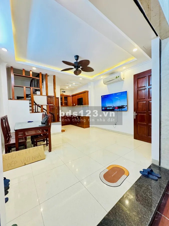 Bán nhà Phố Cầu Giấy, ô tô đỗ cổng, Mặt tiền 4.6 m, giá…