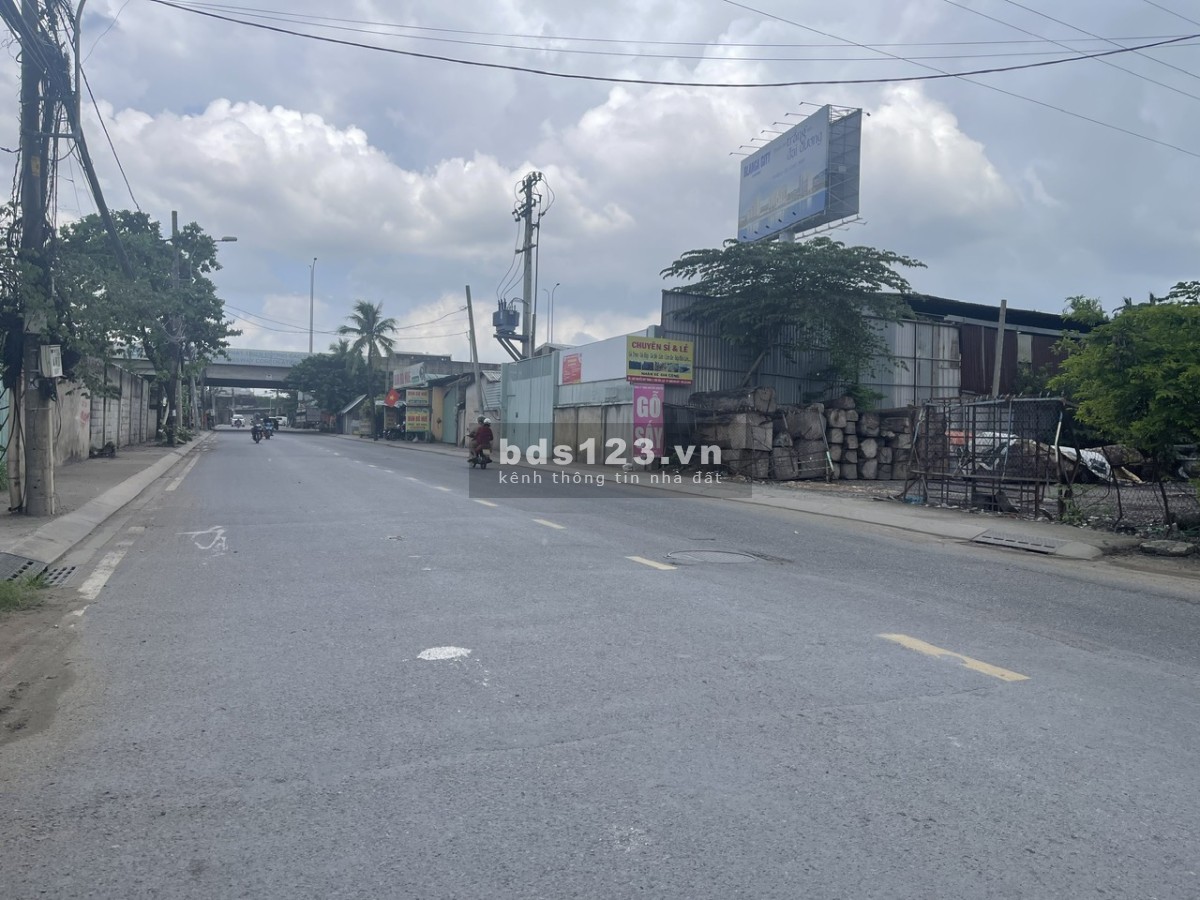 Bán lô đất Mặt tiền đường Nguyễn Duy Trinh, phường Phú Hữu, quận 9 (TP.Thủ Đức).