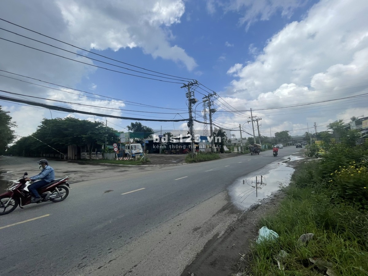 Bán lô đất Mặt tiền đường Nguyễn Duy Trinh, phường Phú Hữu, quận 9 (TP.Thủ Đức).