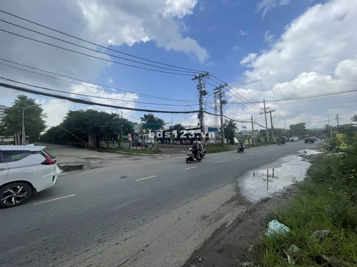 Bán lô đất Mặt tiền đường Nguyễn Duy Trinh, phường Phú Hữu, quận 9 (TP.Thủ Đức).