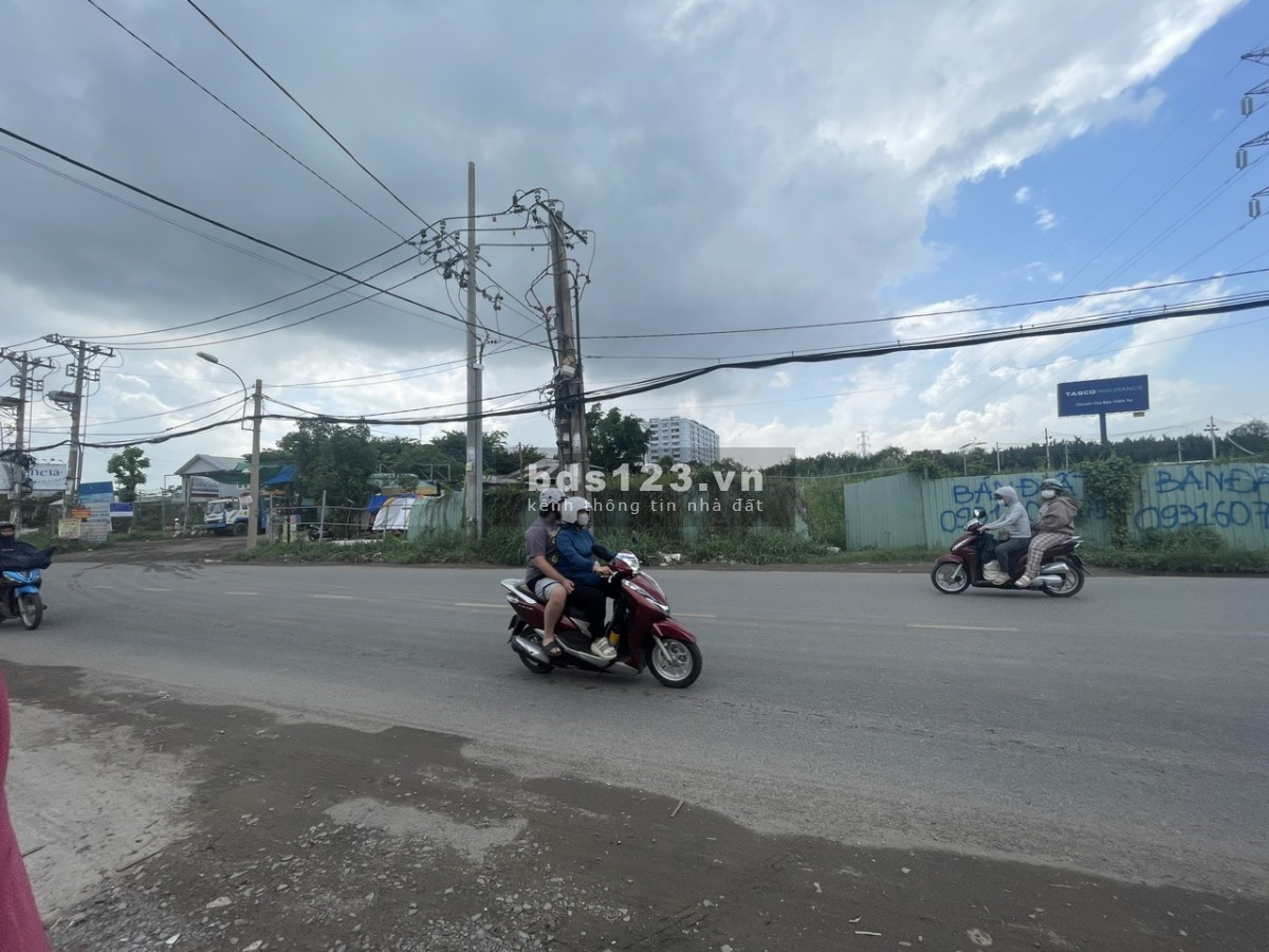 Bán lô đất Mặt tiền đường Nguyễn Duy Trinh, phường Phú Hữu, quận 9 (TP.Thủ Đức).