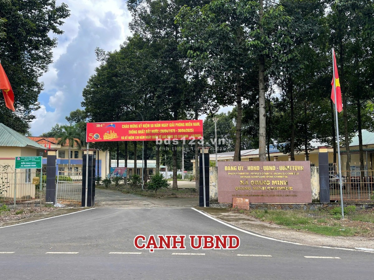 Đất mặt tiền đường 32m ngay chợ trường UBND Quang Minh.
