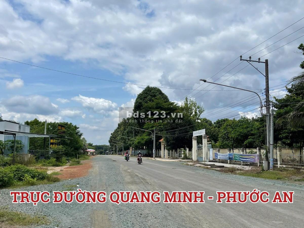 Đất mặt tiền đường 32m ngay chợ trường UBND Quang Minh.
