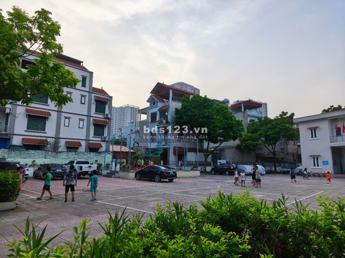 Bán nhà 5 tầng mới 100% - Thạch Bàn - Long Biên – DT 31M2 –…