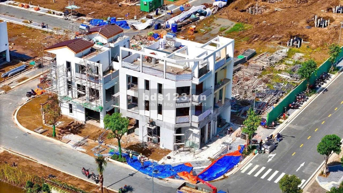 Cần bán căn nhà phố 1 trệt 2 lầu diện tích 80m2