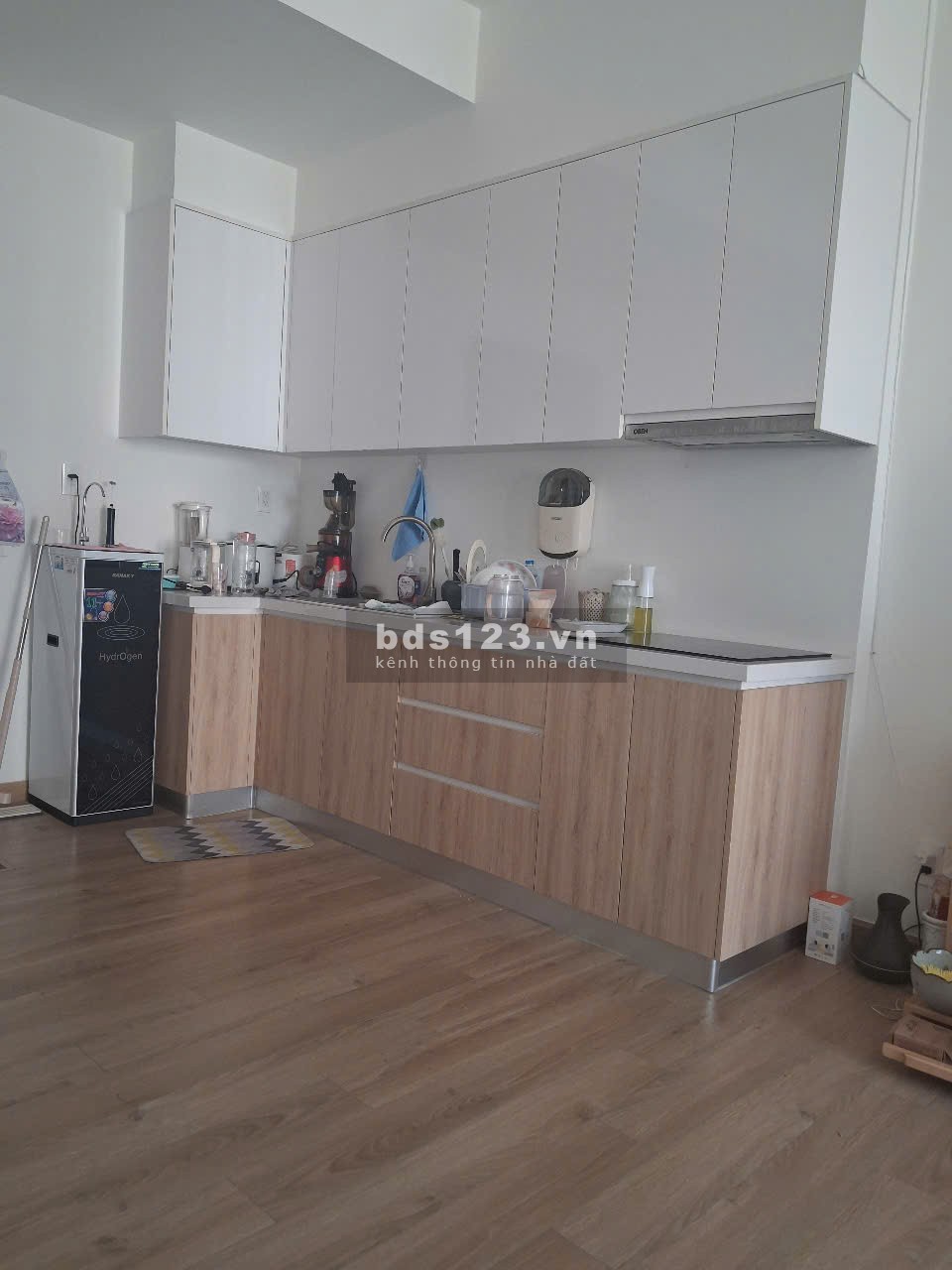 Tìm Nữ share phòng trong căn hộ Chung Cư AKARI 77 Võ Văn Kiệt, Bình Tân