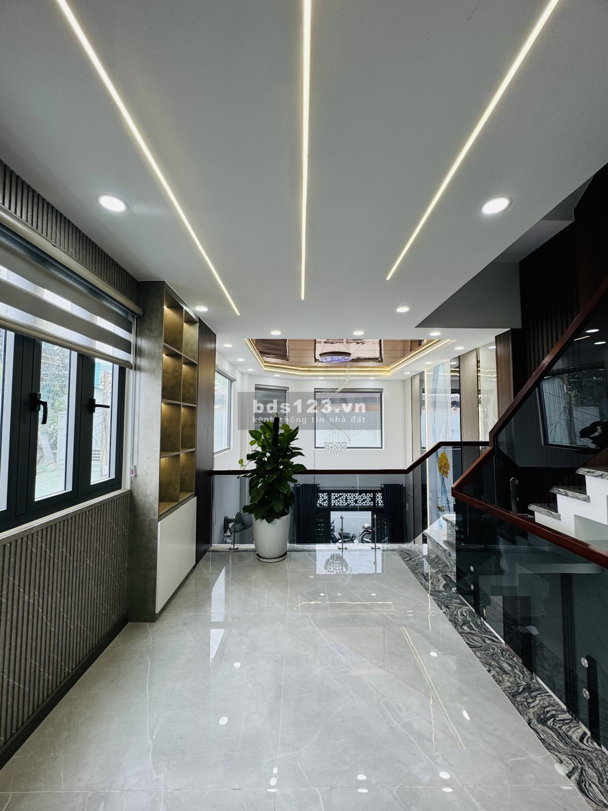 Căn Góc 5 Tầng Hiện Đại Full Nội Thất - 1 Sẹc Mã Lò - Giáp…