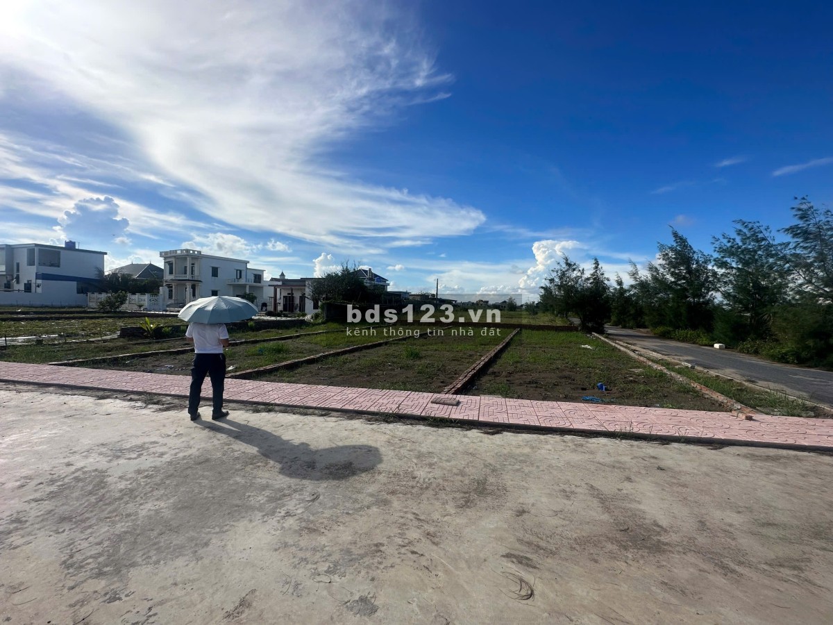 Đất sổ đỏ 100m2 mặt biển Quất Lâm