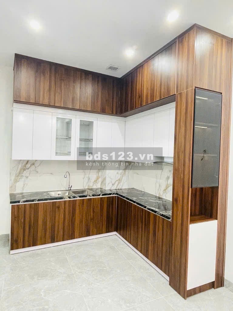 Nhà mới Hồ Tùng MậuDT: 35m2 - 5 TầngMt: 4,8m