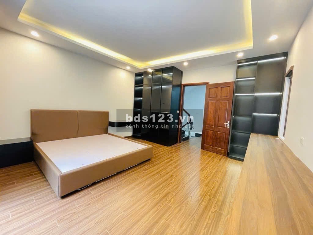 Nhà mới Hồ Tùng MậuDT: 35m2 - 5 TầngMt: 4,8m