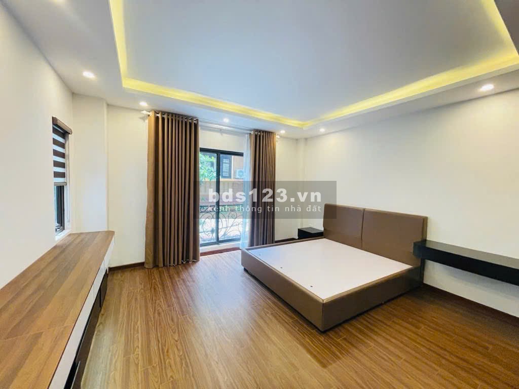 Nhà mới Hồ Tùng MậuDT: 35m2 - 5 TầngMt: 4,8m