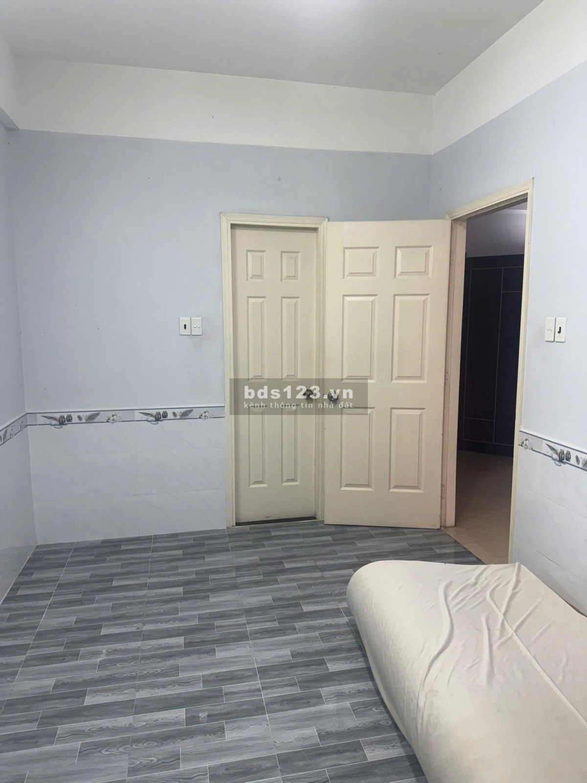 Chung Cư Ngô Gia Tự Quận 10 : 2p ngủ, 75m2, 10tr/th