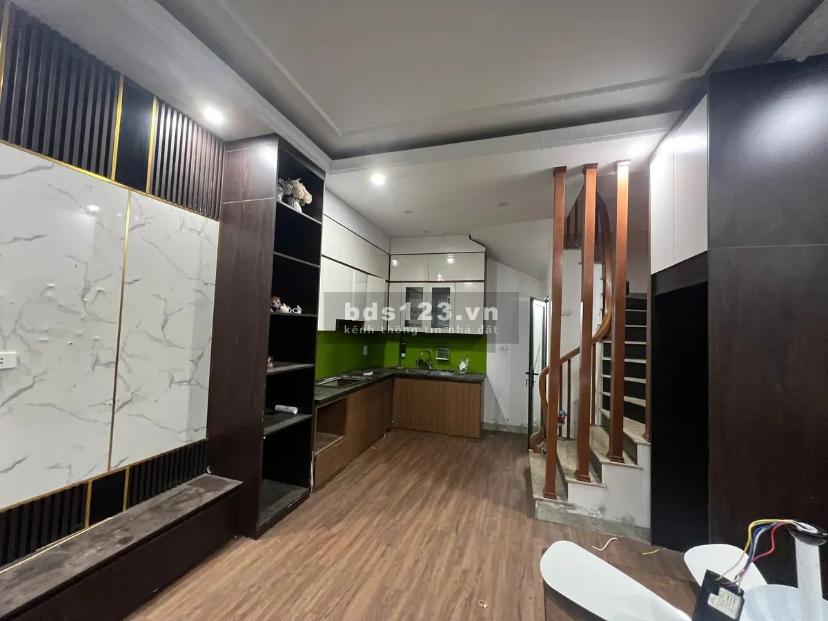 Bán nhà Tứ Hiệp, 50m2 x 5 tầng, ô tô vào nhà, 8.2 tỷ