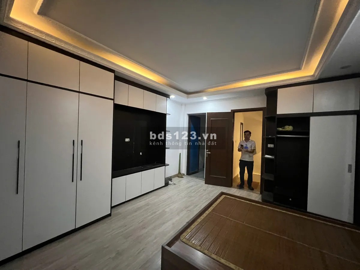 Bán nhà Tứ Hiệp, 50m2 x 5 tầng, ô tô vào nhà, 8.2 tỷ