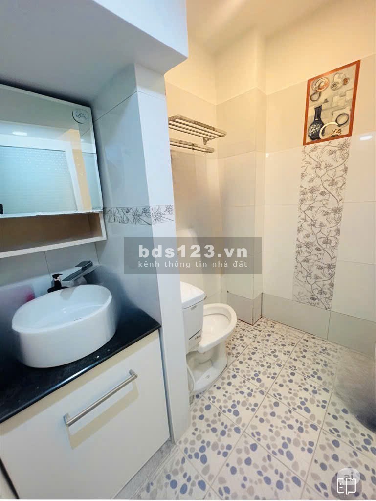 Bán nhà Lê Văn Lương (xe hơi đỗ cửa); 28m2; 3 tầng; 2PN; sổ…