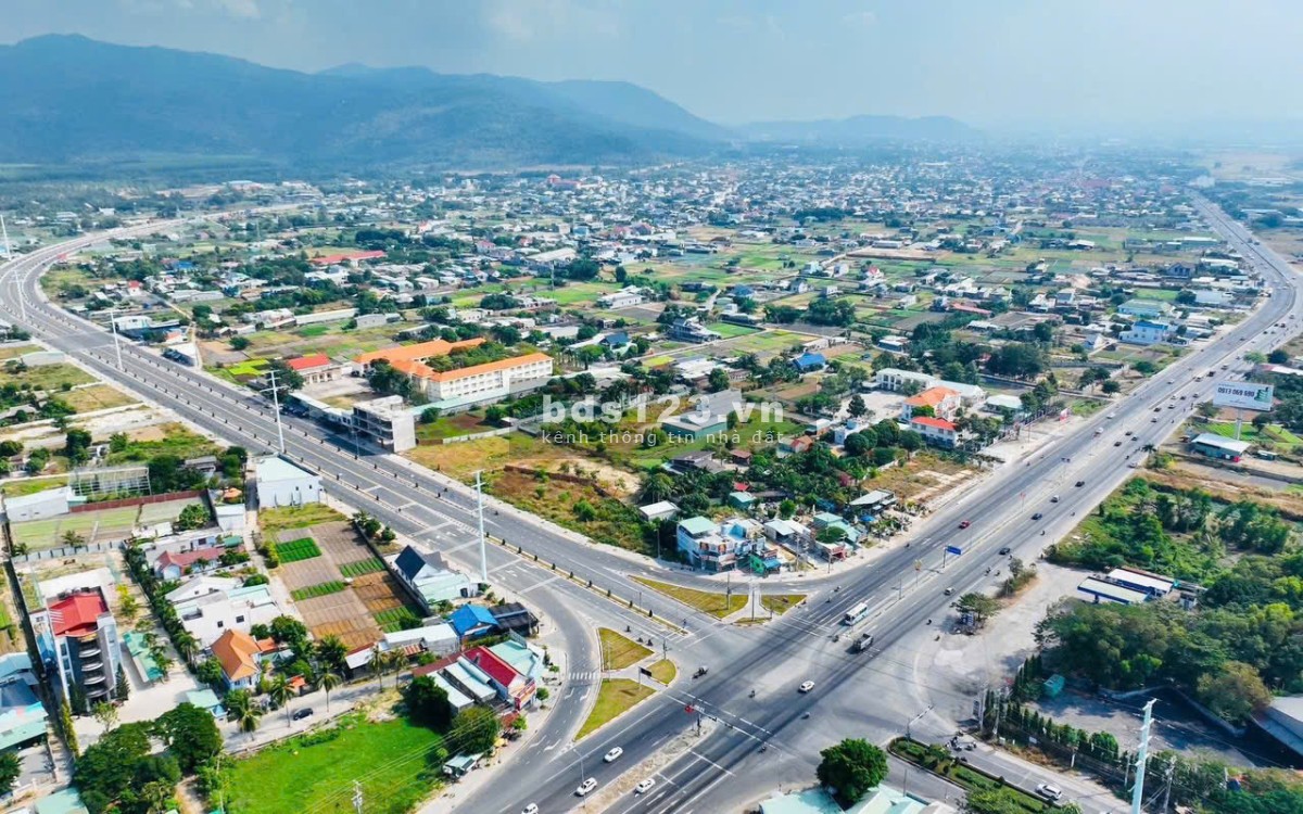 Chính chủ bán lô đất cách QL1A chỉ 100m – Sổ sẵn – Gần…