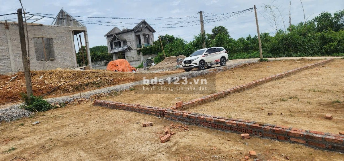 Đất đẹp 3 mặt giao thương – Gần cáp treo Chùa Tiên