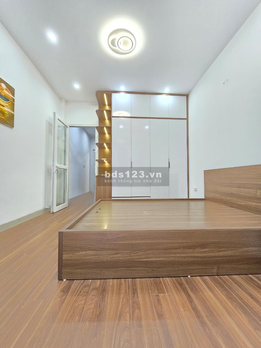 Chính chủ cần bán gấp nhà Kim Giang DT 40m MT 3.9m. Nhà đẹp, Full Nội Thất, sẵn ở luôn, ngõ thông
