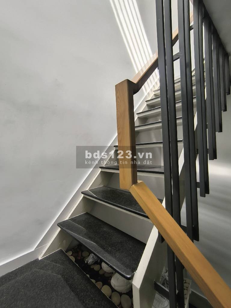 Bán nhà Điện Biên Phủ trung tâm quận 3, 25m2, 3 tầng, nhỉnh 6tỷ