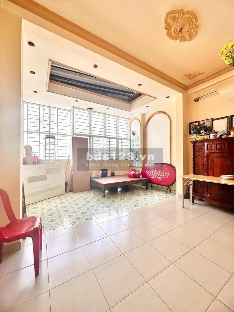 Cần bán Nhà Cách Mạng Tháng 8 - Giá 9 Tỷ 2