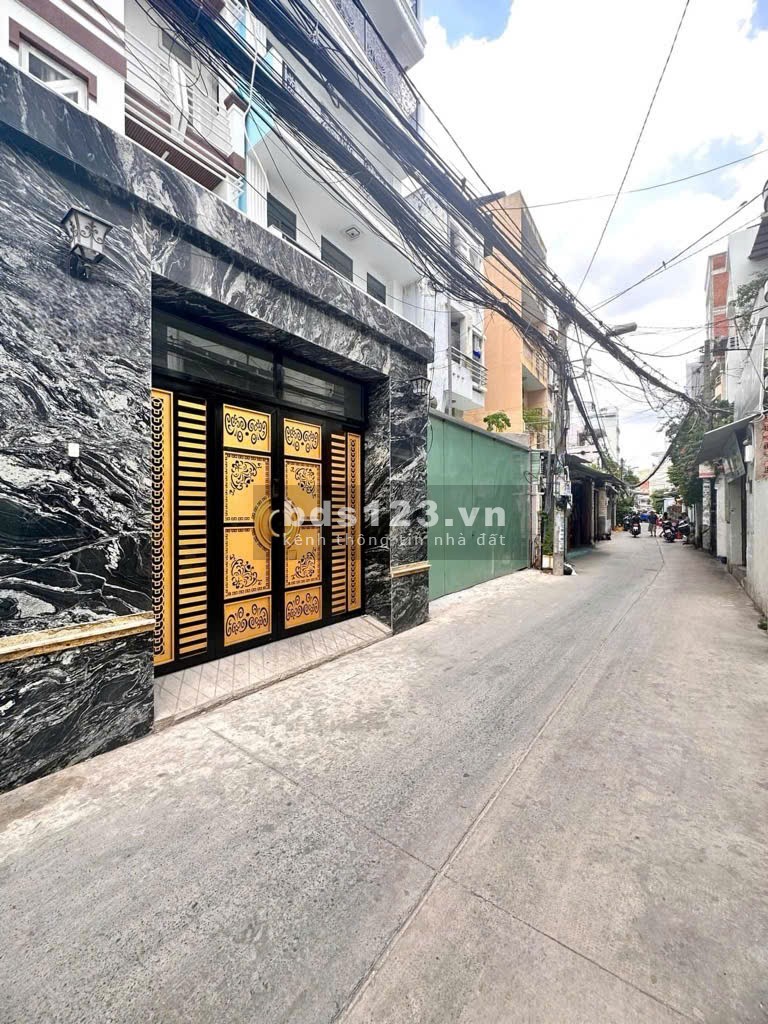 Cần bán Nhà Cách Mạng Tháng 8 - Giá 9 Tỷ 2