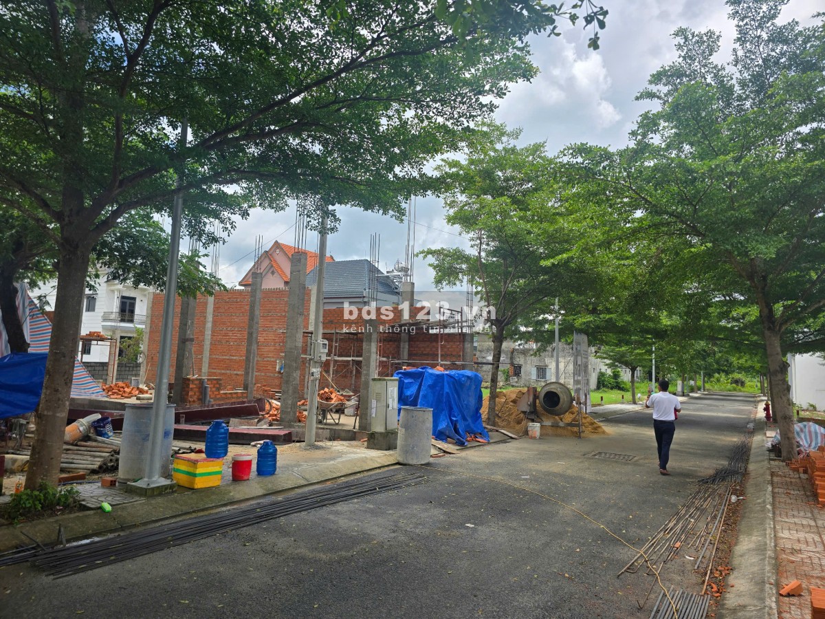 Bán lô đất trong khu dân cư tân Phú Trung 100m2 giá 1.95 Tỷ