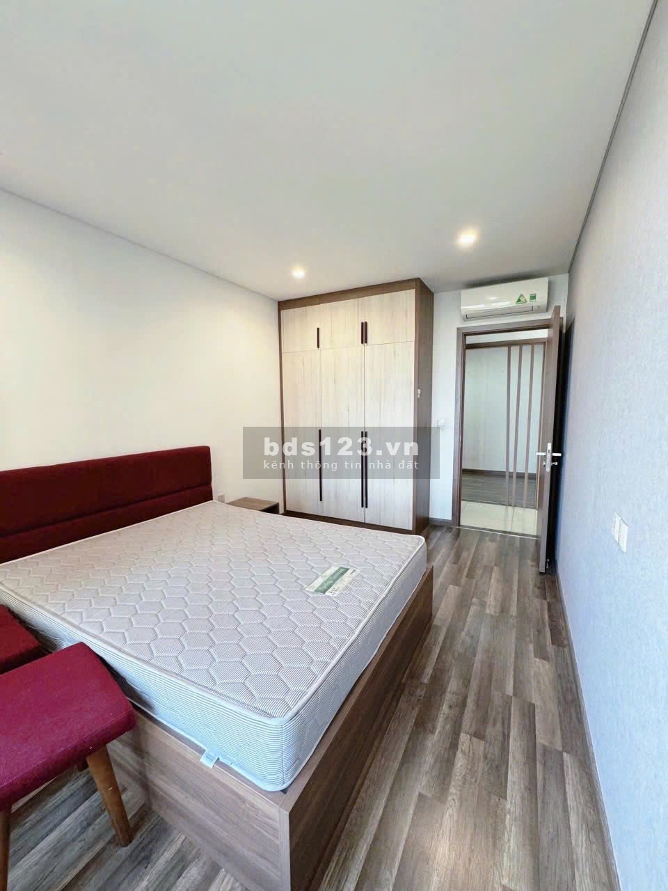 Satra Eximland, Phan Đăng Lưu, Phú Nhuận: 101m2, 2p ngủ lớn, NTCC, 18tr/th