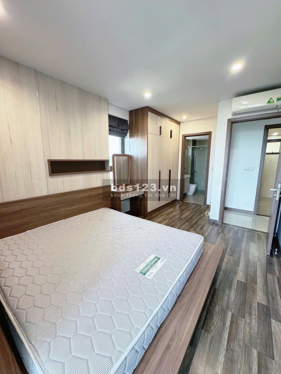 Satra Eximland, Phan Đăng Lưu, Phú Nhuận: 101m2, 2p ngủ lớn, NTCC, 18tr/th