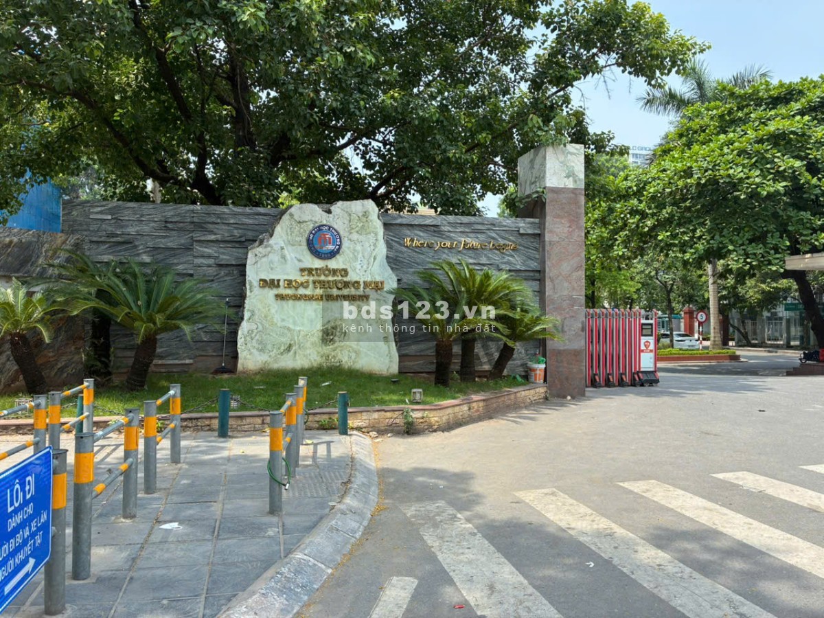 Bán Nhà cạnh ĐH Thương Mại – Ngõ rộng, cách Ô Tô 10m