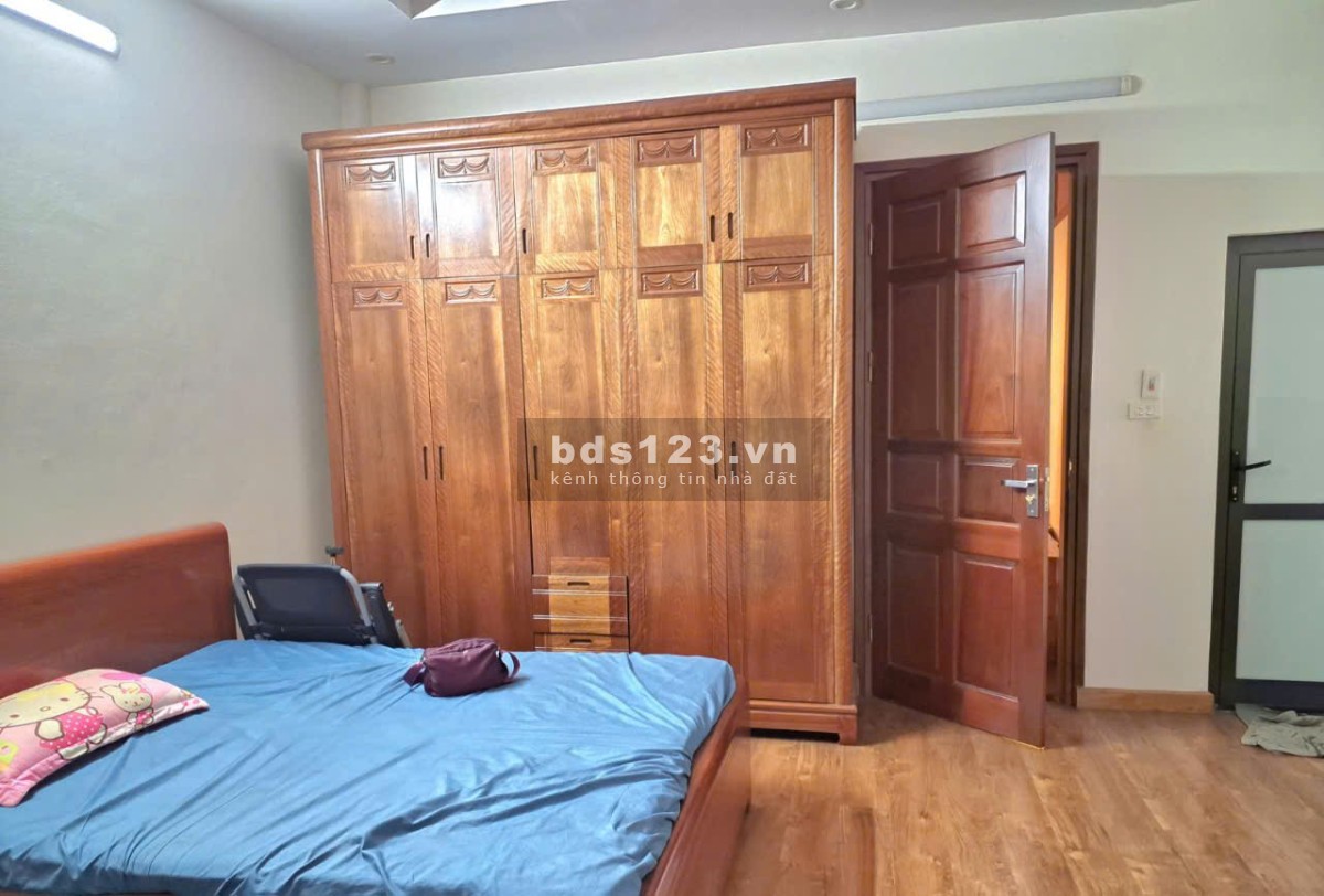 Bán Nhà cạnh ĐH Thương Mại – Ngõ rộng, cách Ô Tô 10m