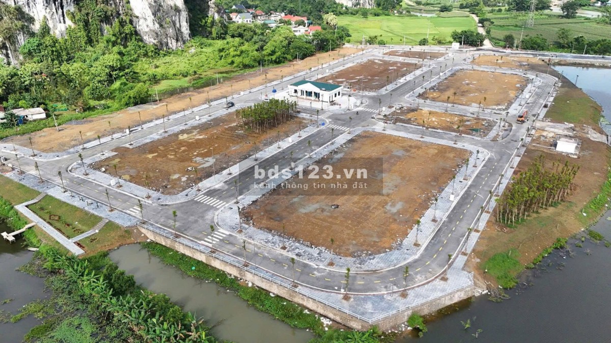 Bán đất nền dự án tại KĐT Chi Nê Riverside, 1,5 tỷ, 108 m2 hàng hot