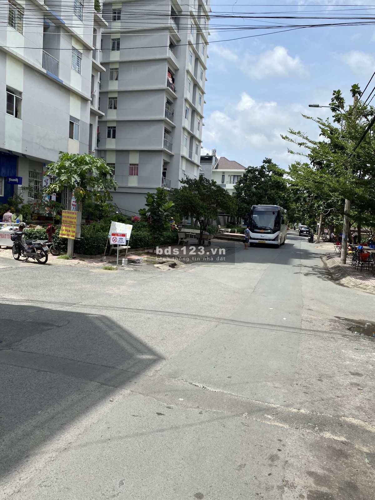 Chính chủ bán căn hộ 68m2, 2PN, trần cao 3.2m, trọn bộ nội thất như mô tả, sổ hồng, 2.29 tỷ