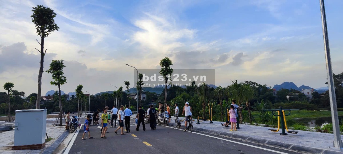 Bán đất nền dự án tại KĐT Chi Nê Riverside, 1,5 tỷ, 108 m2 hàng hot